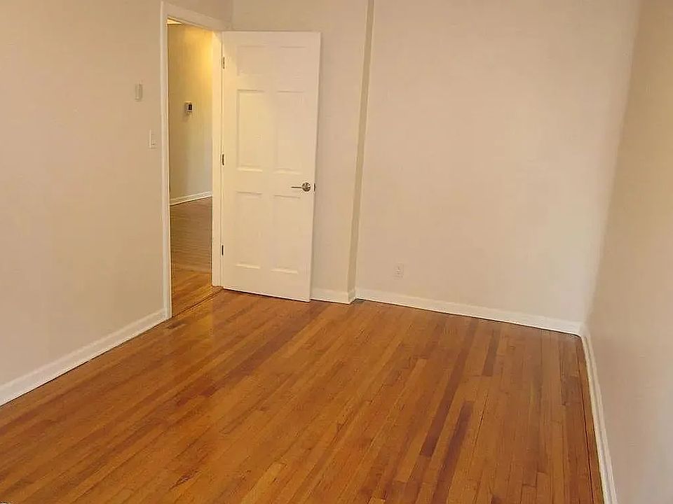 1st image of 3733 College Point Blvd APT B4d