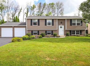 308 N Creek Xing, Rochester, NY 14612