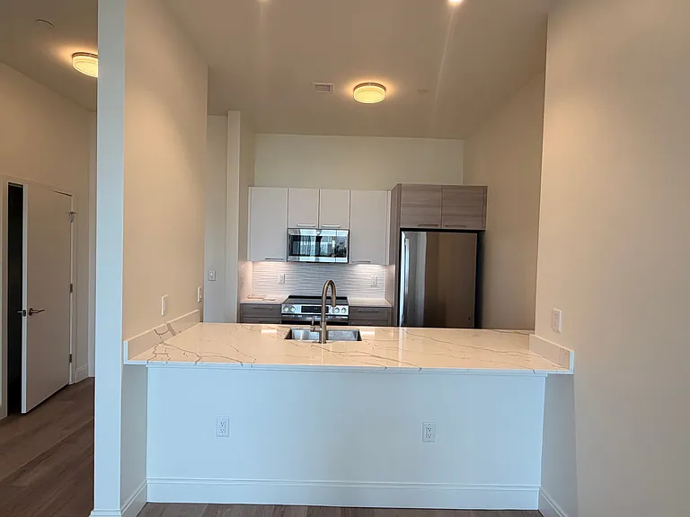 1077 Commonwealth Ave #242D — Photo 6