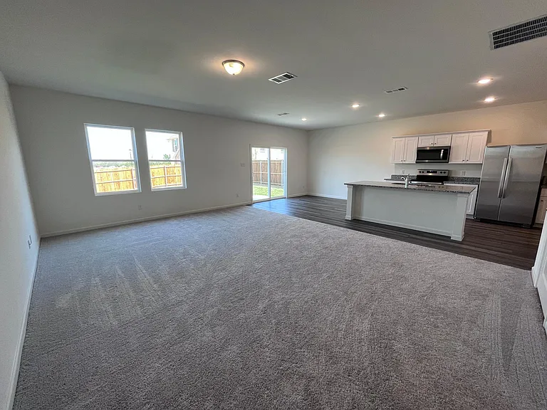 602 Colgate Cir — Photo 3