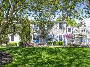 5 Guildford Ct, Annandale, NJ 08801