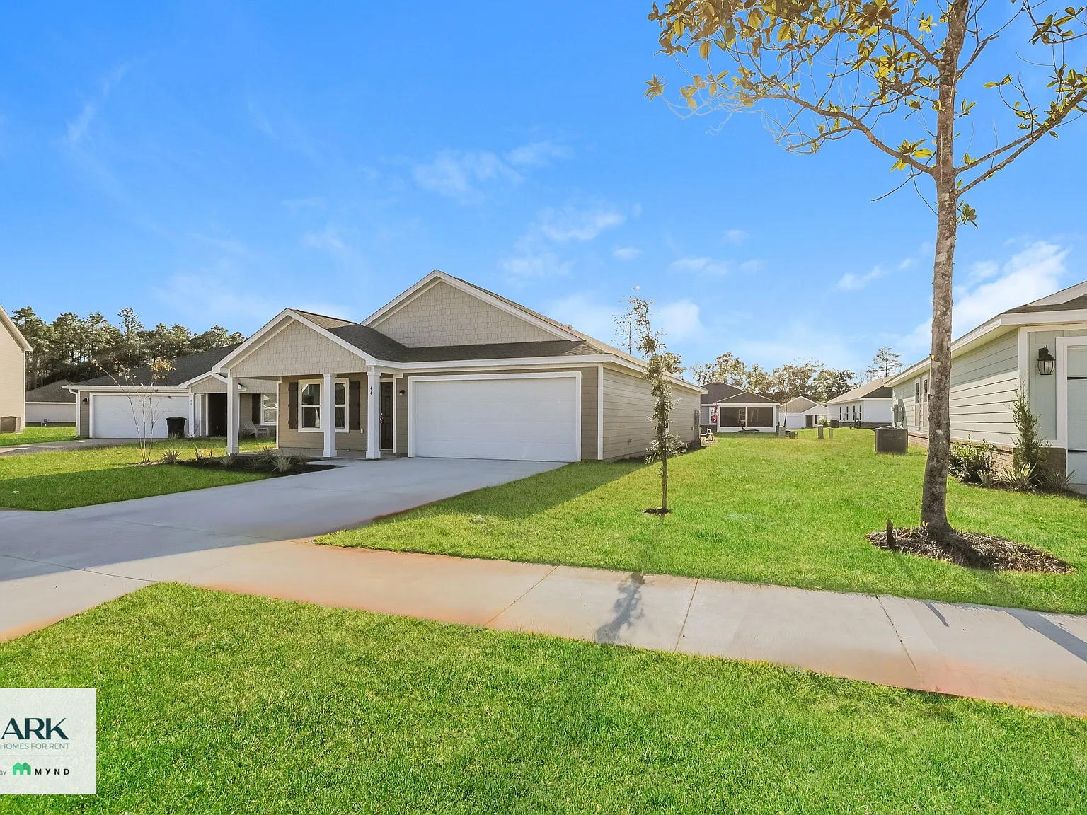 4 bed, 2.0 bath, 1398 sqft, $2,424 — Photo 4