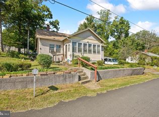 18516 Corby St, Triangle, VA 22172