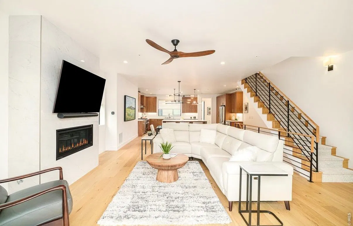 3 bed, 2142 sqft, $6,495 — Photo 1
