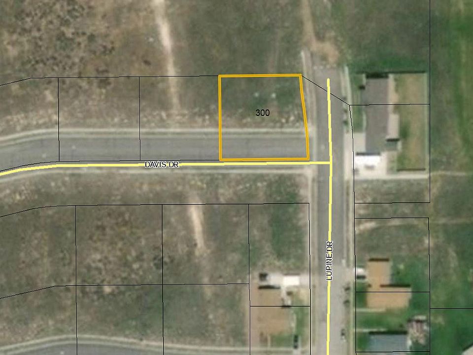 1st image of 300 Davis Dr