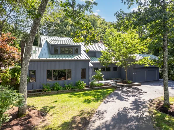 4 Squires Lane, Essex, CT 06426