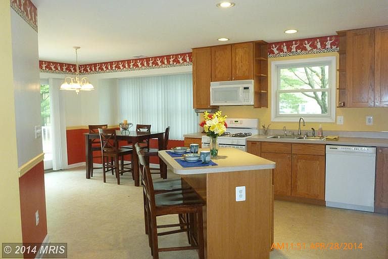 1st image of 829 Chester River Dr