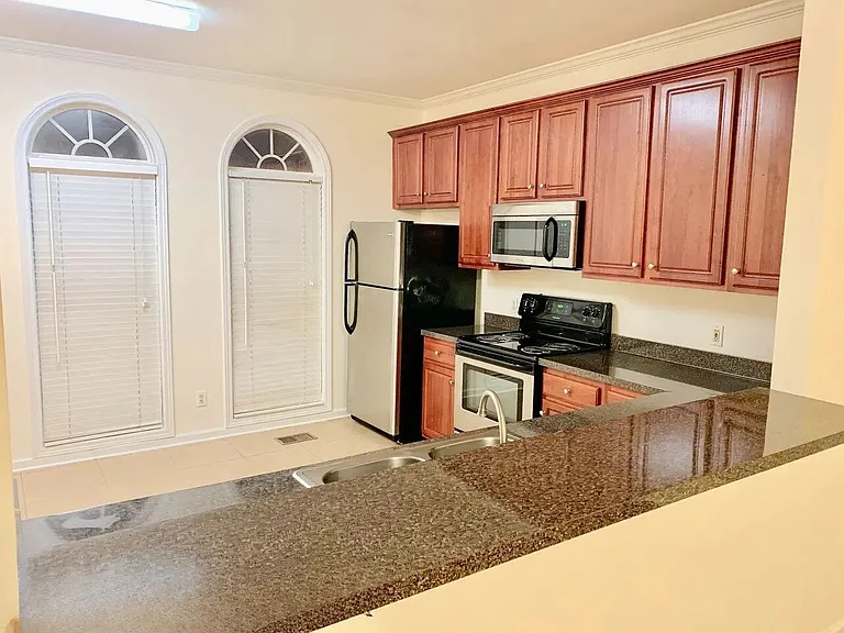 1814 Ed Temple Blvd — Photo 8
