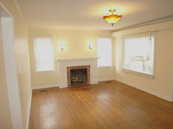 2nd image of 1416 S Pittsburg Ave