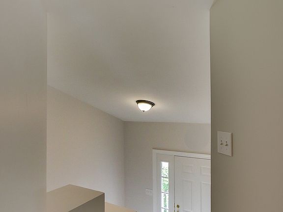 5th image of 3032 Autumn Lake Dr