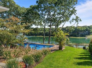 900 Fox Hollow Rd, Mattituck, NY 11952