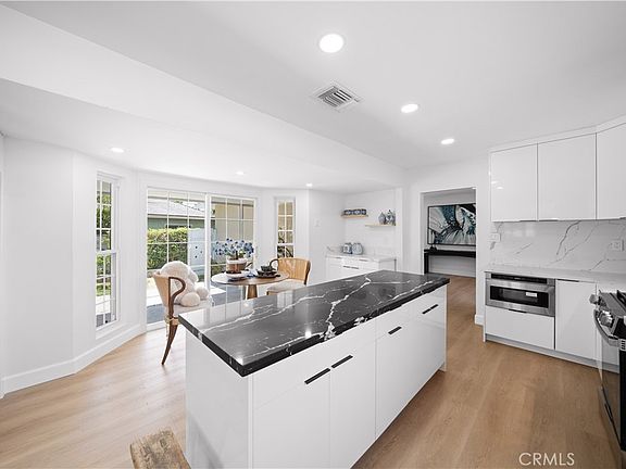 5th image of 2326 Galbreth Rd