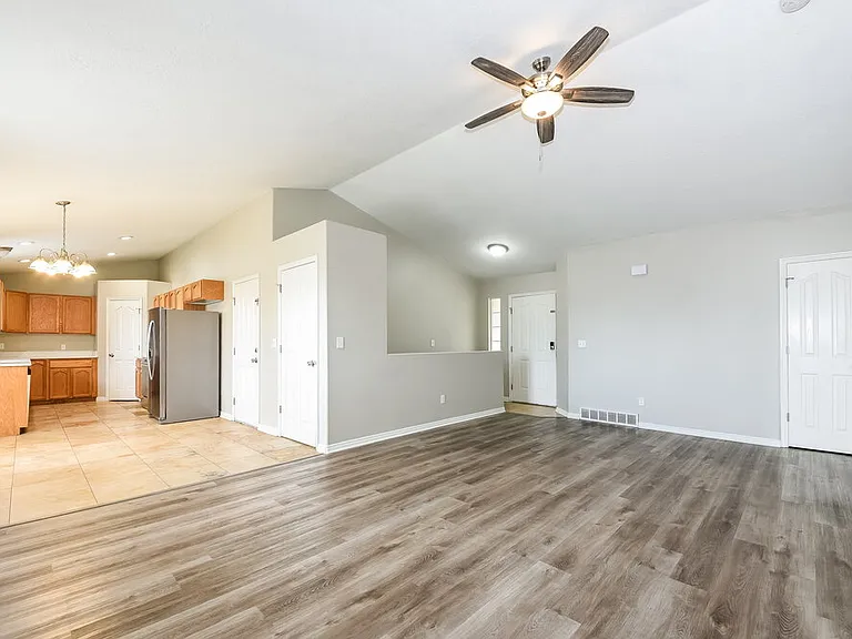 1116 N Mustang Ln — Photo 5