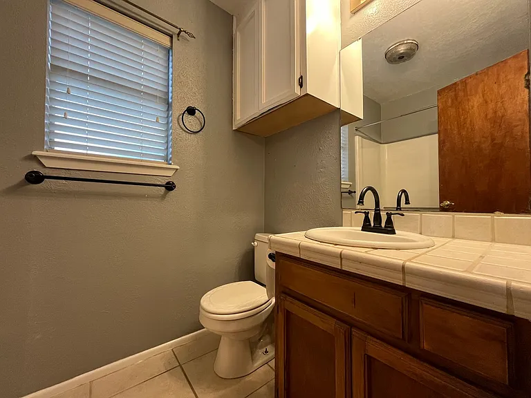 2118 Meadowgrove Dr — Photo 14