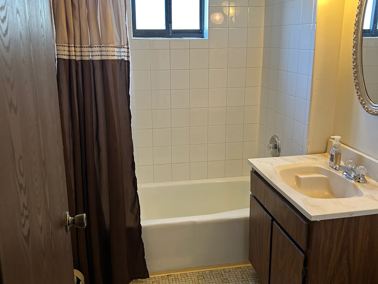 Lake Dr, Oak Forest — Photo 4