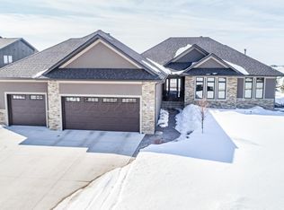 776 Riverbend Rd, Oxbow, ND 58047