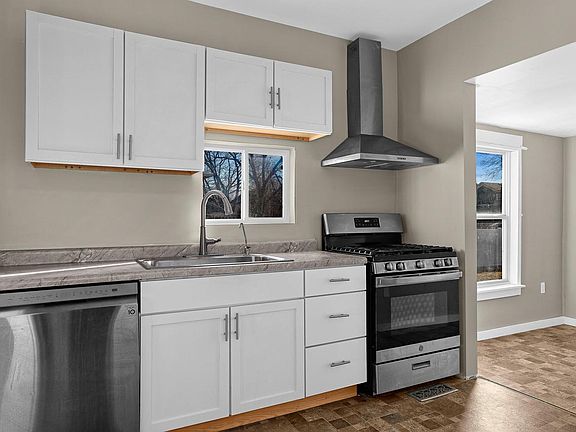 3rd image of 411 East Main STREET