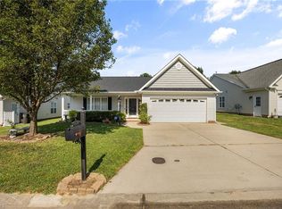 1940 Longmont Dr, Kernersville, NC 27284