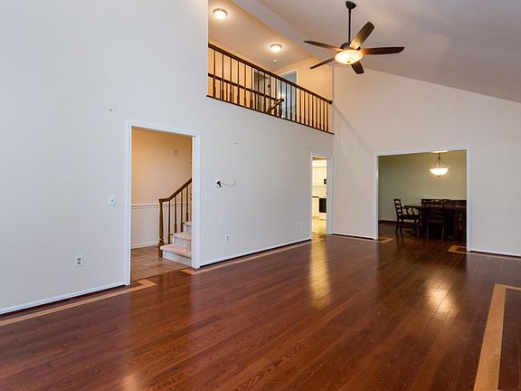 4th image of 1317 King George Blvd