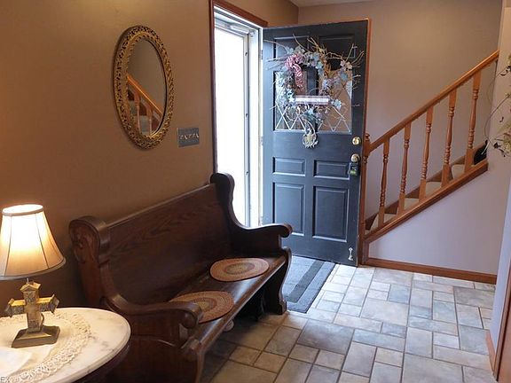 3rd image of 7591 Oak Hill Dr