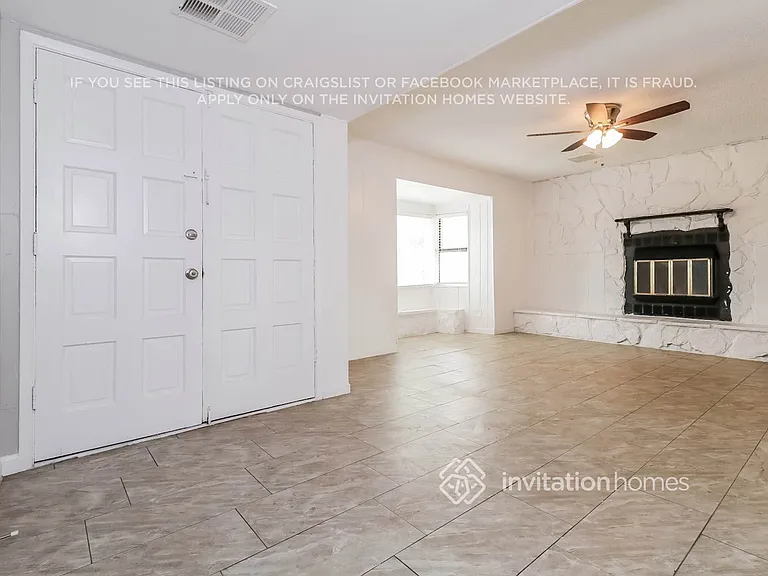 4143 N 74th Dr — Photo 3