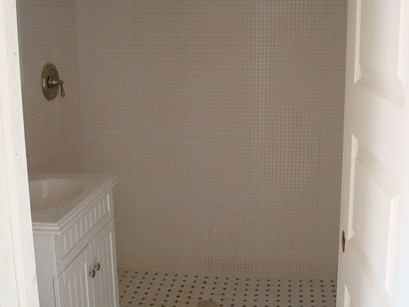 3rd image of 297 Columbia St APT 1