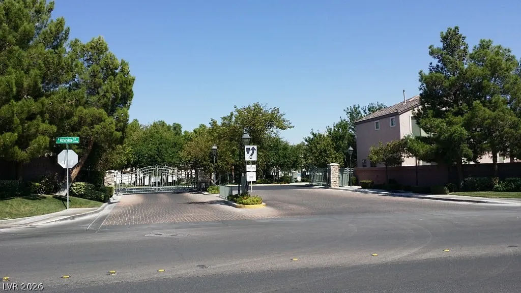 3 bed, 2.5 bath, 1502 sqft, $1,995 — Photo 4