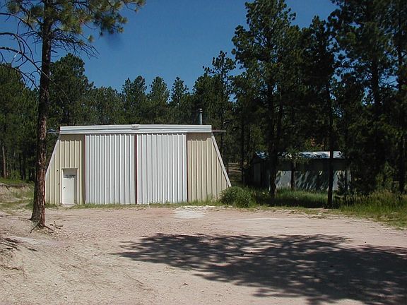 shop, barn to the right