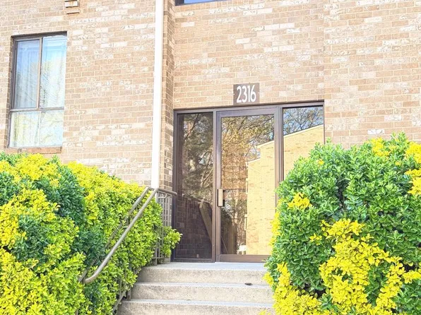 2316 Freetown Ct Unit 1B, Reston, VA 20191