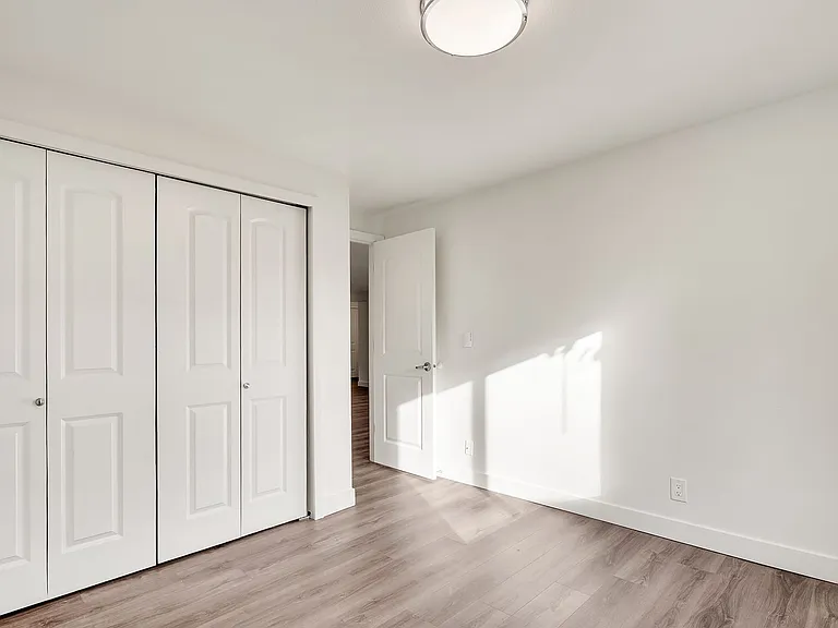 Maple Leaf Residences — Photo 21