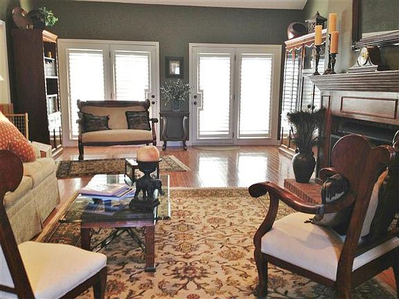 5th image of 109 Cedar Hill Dr