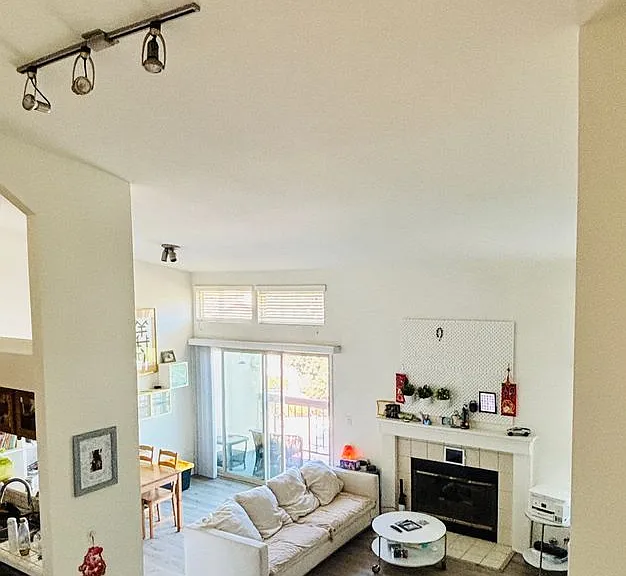 825 Warwick Ave — Photo 10