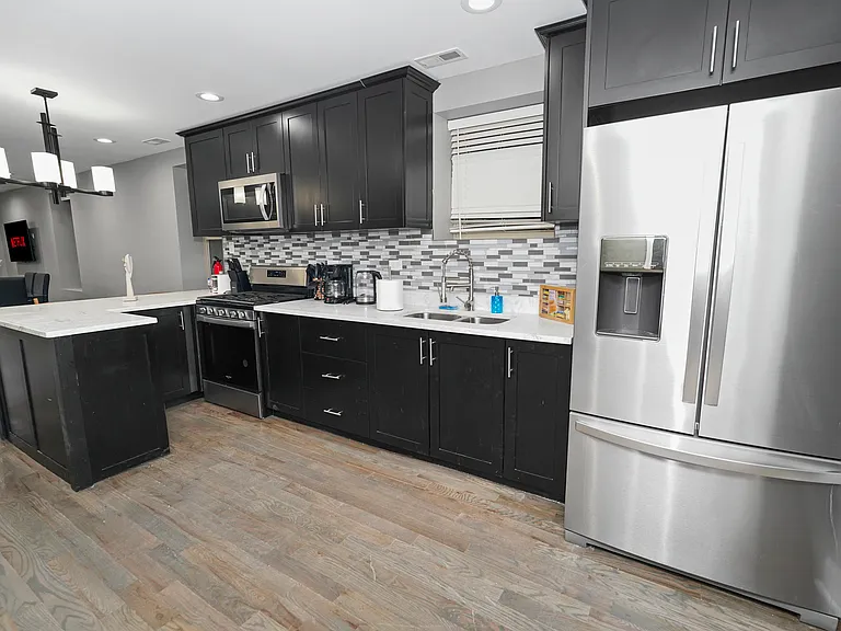 321 S Richmond St #1 — Photo 6