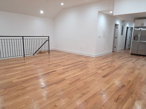 119 Rochelle St #2