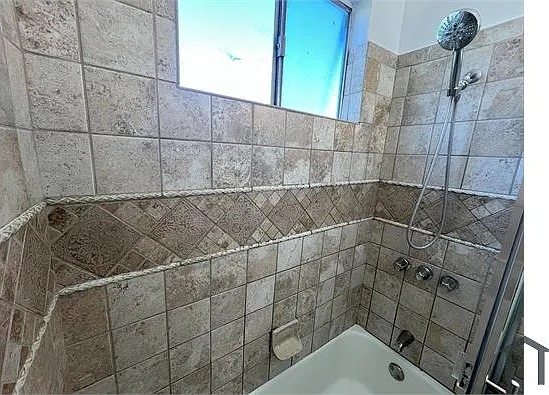1224 W 107th St #8 — Photo 12