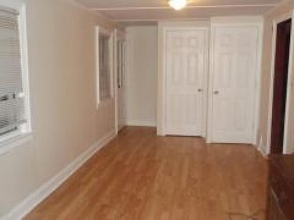 Large Eat-in Kitchen