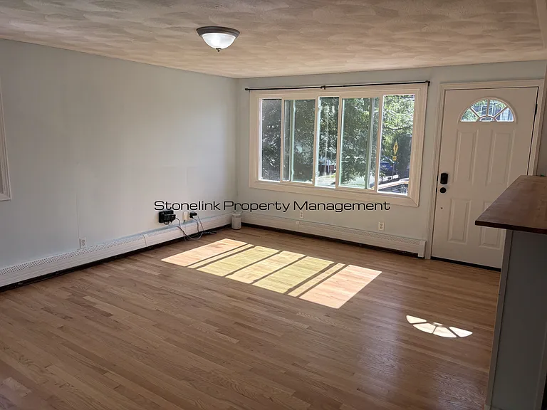 480 Bullocks Point Ave — Photo 6
