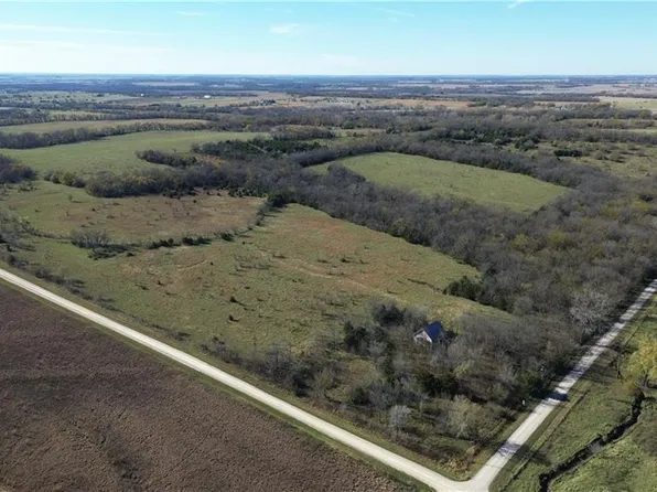 395 N 100th Rd, Overbrook, KS 66524