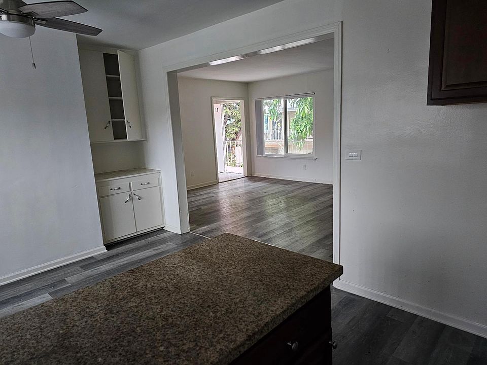 1st image of 5150 Woodman Ave #4