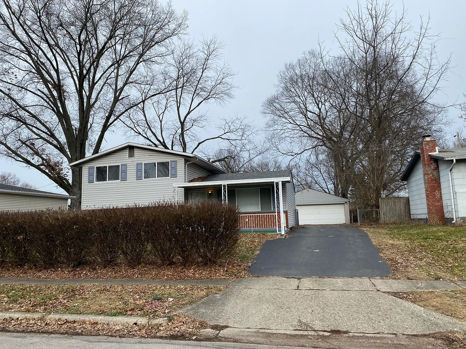 3 bed, 1.5 bath, 1396 sqft, $1,400 — Photo 1