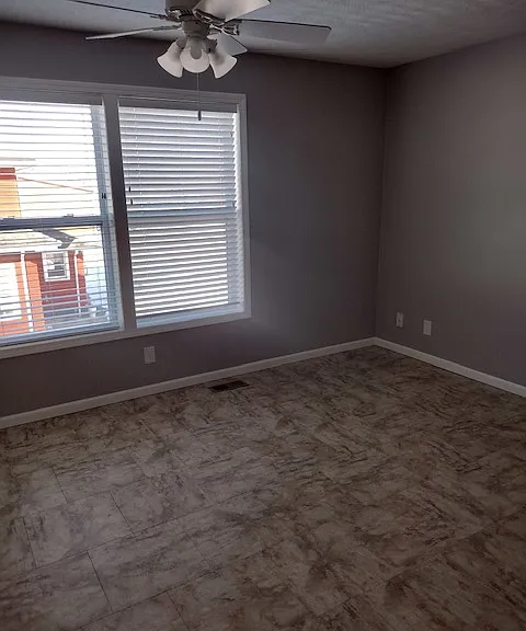 915 N Riverside Dr #1 — Photo 12