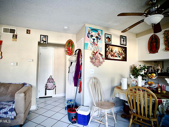 3rd image of 630 Paseo La Perla