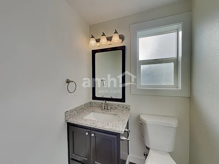 286 W 14th St — Photo 7