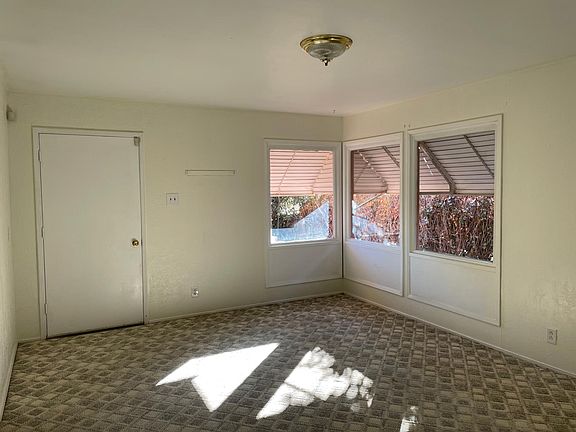 5th image of 3517 Sheppard Ave