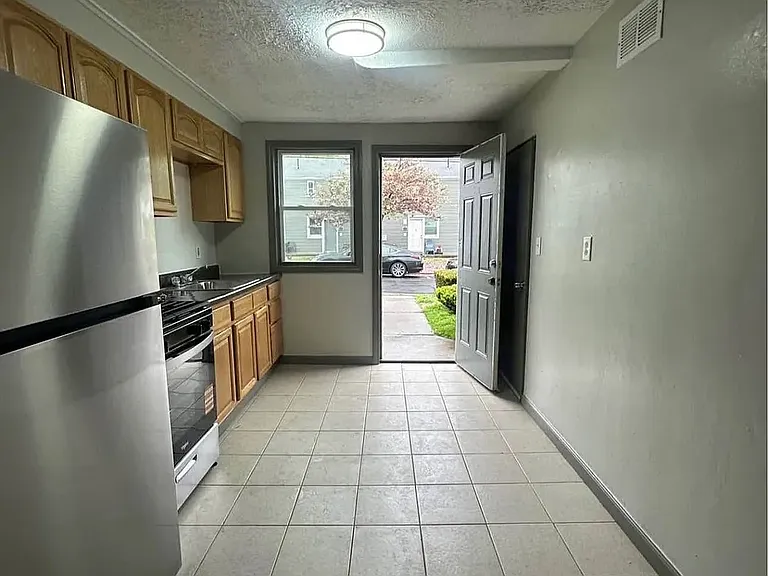 350 Lasalle St #425 — Photo 2