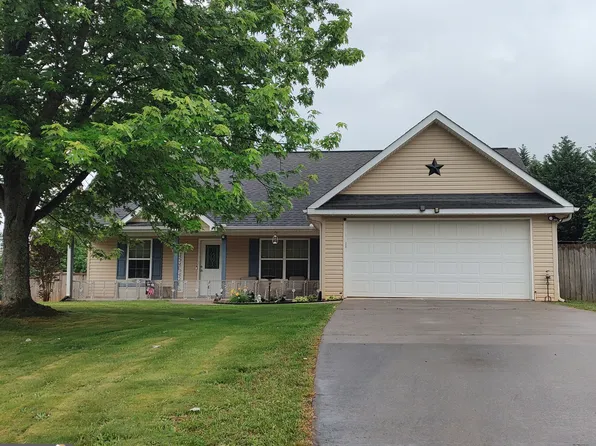 186 Russell Woods Dr, Mount Airy, GA 30563