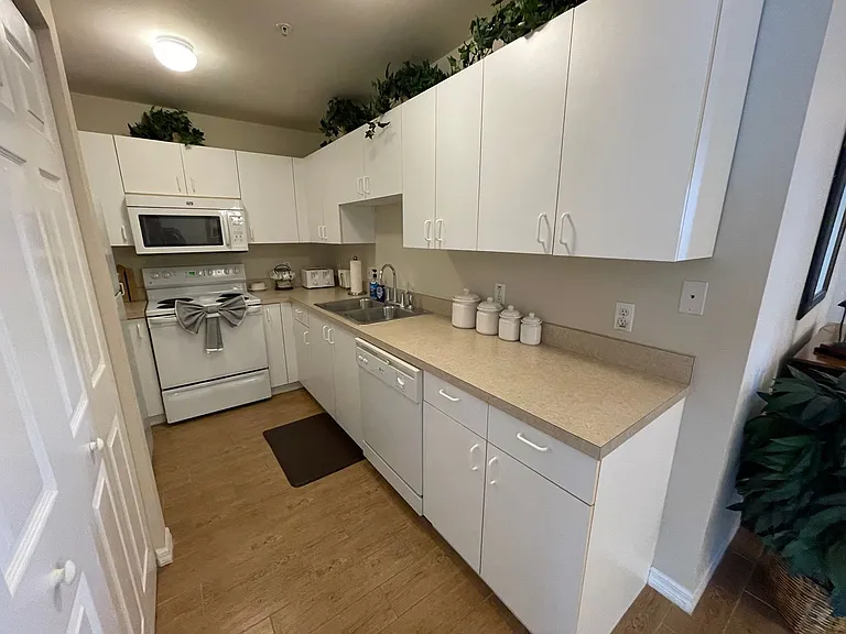 519 Roma Ct #2103 — Photo 9