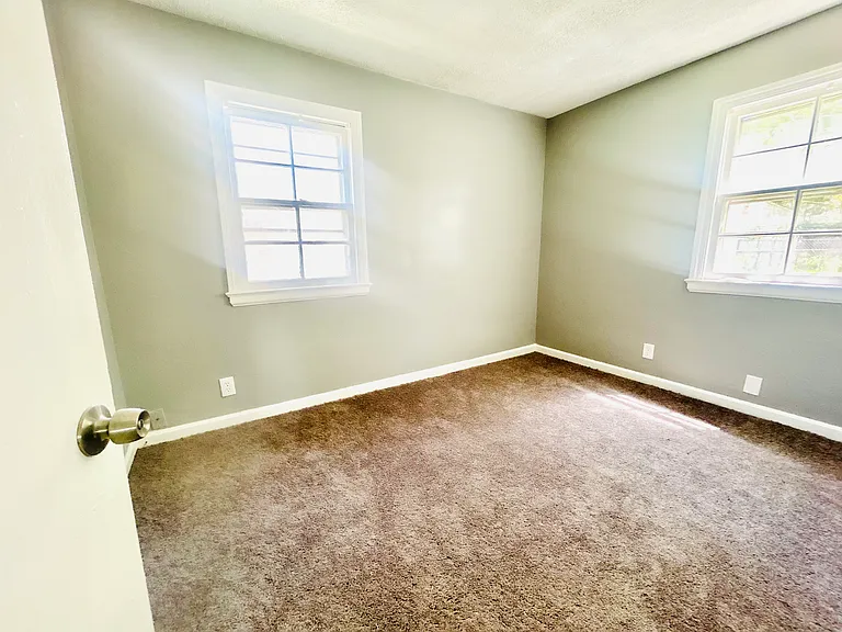 4198 Eastway Rd — Photo 20