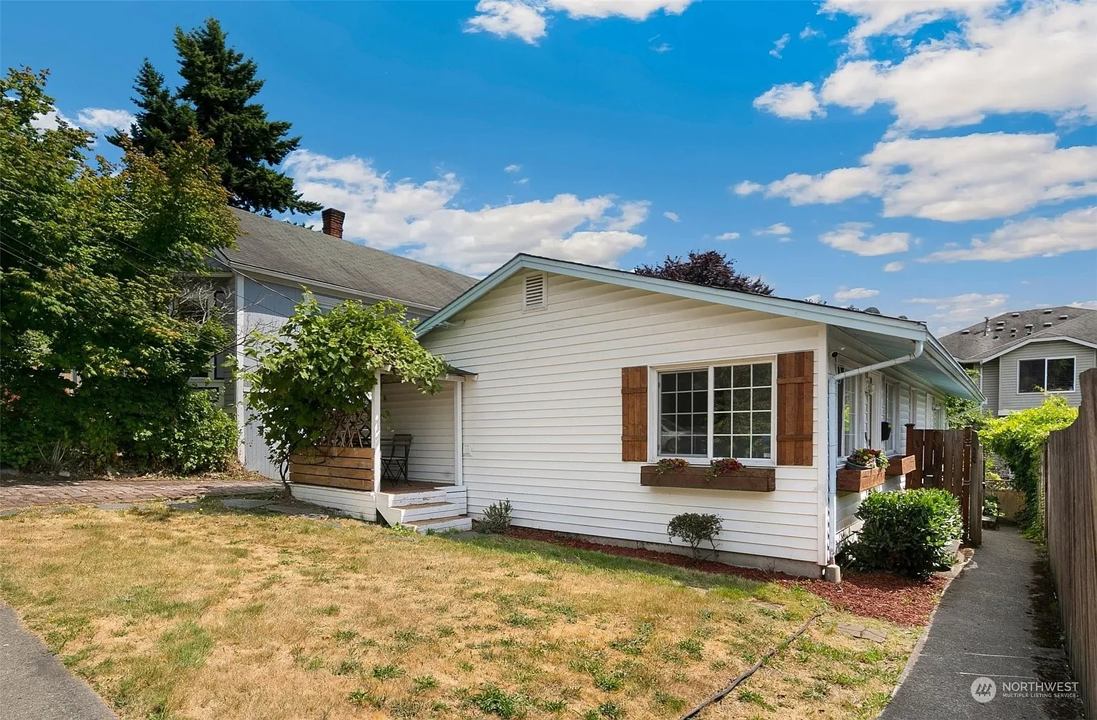 1415 E Alder Street photo 1