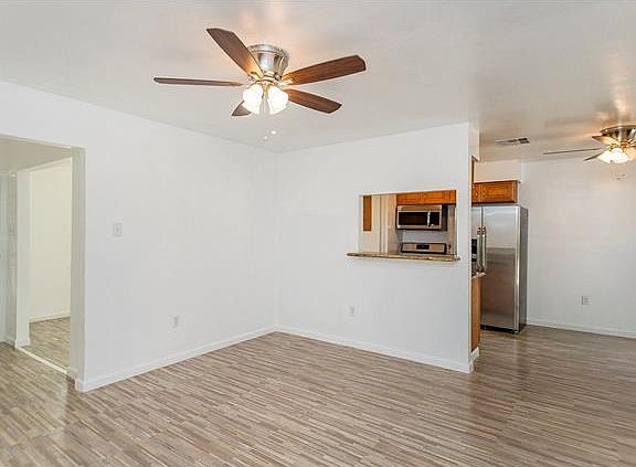 5th image of 3141 Dickens Dr